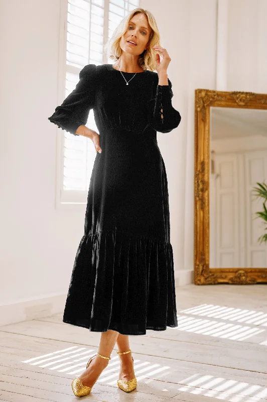 long sleeve maxi dresses for date -Maxi dress with metallic finish,Esmee Velvet Dress | Black