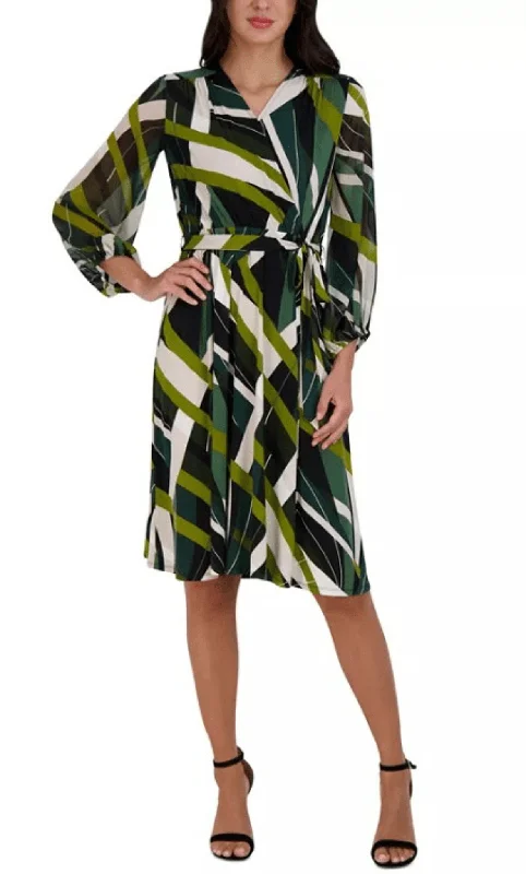 Cocktail dress with sheer sleevesSandra Darren 75766 - Multi Print Long Sleeve Short Dress